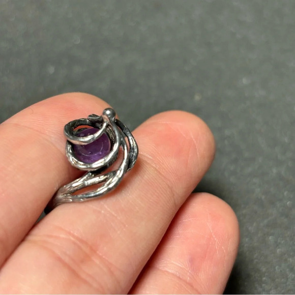 Sterling Silver 925 womens Ring Size 5.75 With Glass Purple Colored Bead Damaged - Picture 2 of 11